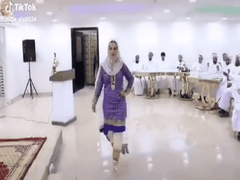 عرض أزياء نسائي watanserb.com