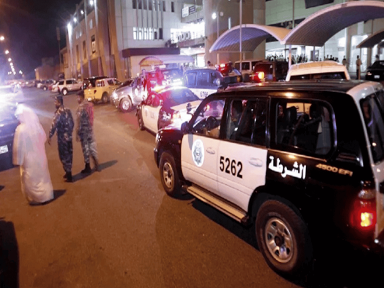مقطع فاضح لشاب وفتاة يمارسان “قلة الحياء” في موقف سيارات بالكويت يُثير غضباً موقف سيارات بالكويت watanserb.com