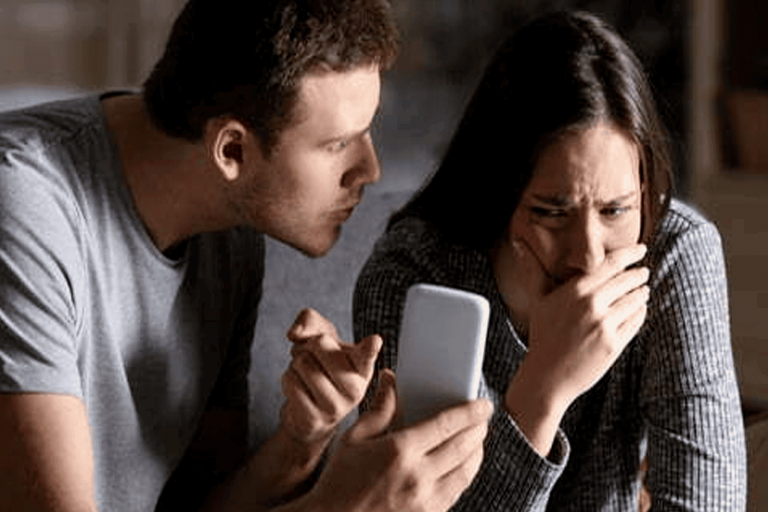 كويتي يخون صديقه watanserb.com