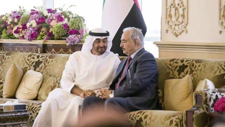 ابن زايد جن جنونه لفشل “حفتر” المتكرر في كسر سيطرة “الوفاق” ويفكر في استبداله بـ”خائن” آخر وهذه هي التفاصيل ابن زايد وحفتر watanserb.com