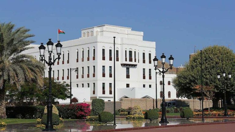 سلطنة عُمان وبيع أصول الدولة عبر الخصخصة
