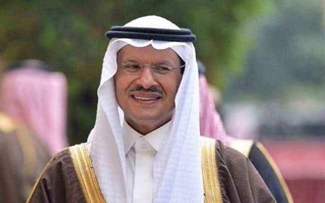 “لا أعتبره أخي”.. عبدالعزيز بن سلمان يكشف تفاصيل تعامله مع والده الملك وشقيقه ولي العهد وهذا ما قاله عن أرامكو عبدالعزيز بن سلمان watanserb.com