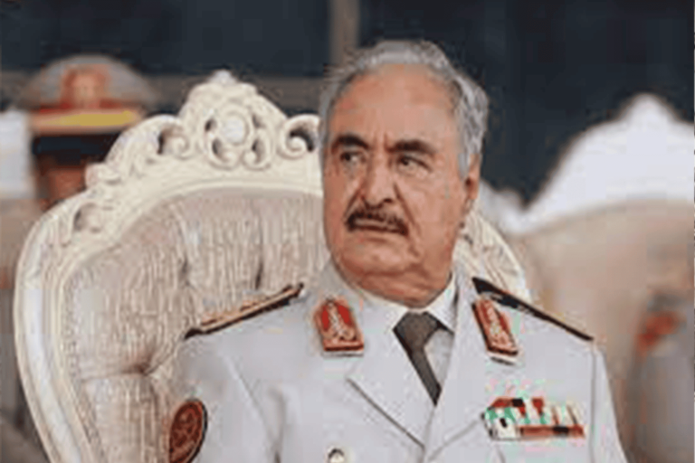 عميد قطري متقاعد يسخر من حفتر بعد بكائه: المعادلة تغيرت.. اذهب للبكاء عند معزبك في ابوظبي! عميد قطري يسخر من حفتر watanserb.com