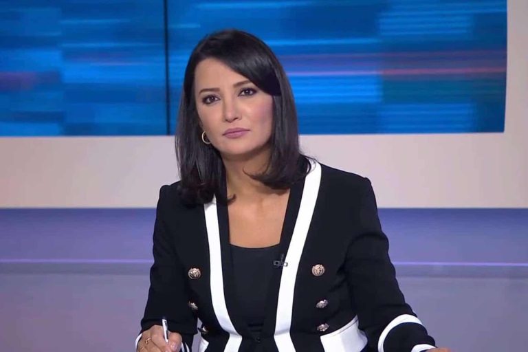 السخرية من رواتب مذيعي الجزيرة watanserb.com