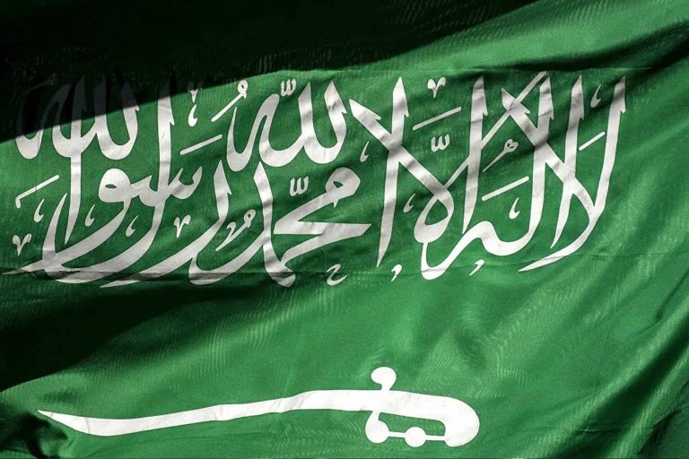 سعودية ترقص في القطيف لشحذ همم السعوديين.. وسعودي مثلي يدعو للشذوذ على الملأ! فتاة ترقص بملابس رياضية فاضة watanserb.com