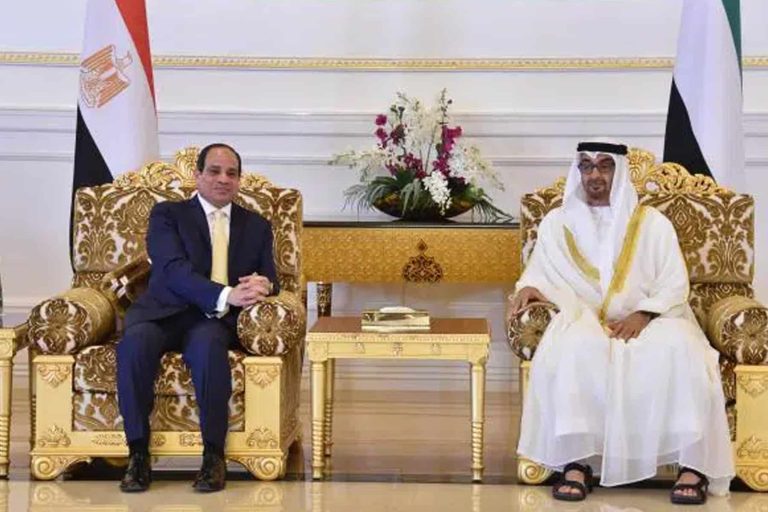 السيسي وابن زايد وابن سلمان يتقدمون مسيرة حاشدة في العاصمة المغربية رفضا لـ صفقة القرن السيسي وابن زايد وابن سلمان يرفضون صفقة القرن watanserb.com