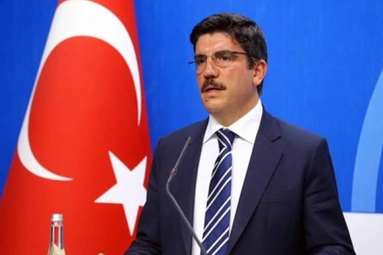 مستشار أردوغان يهاجم محمد بن زايد ويوجه له اتهاماً خطيراً.. هذا ما قاله عن الشباب الذي يرسلهم إلى ليبيا مستشار أردوغان ياسين أقطاي watanserb.com