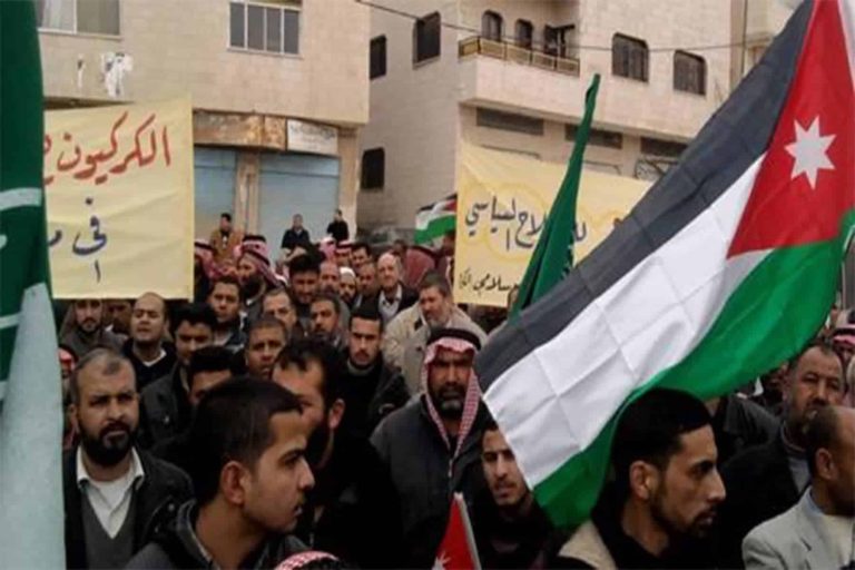 معتقلين الكرك انتهت قصتهم بعد تعهد من رئيس مجلس النواب الأردني معتقلين الكرك watanserb.com