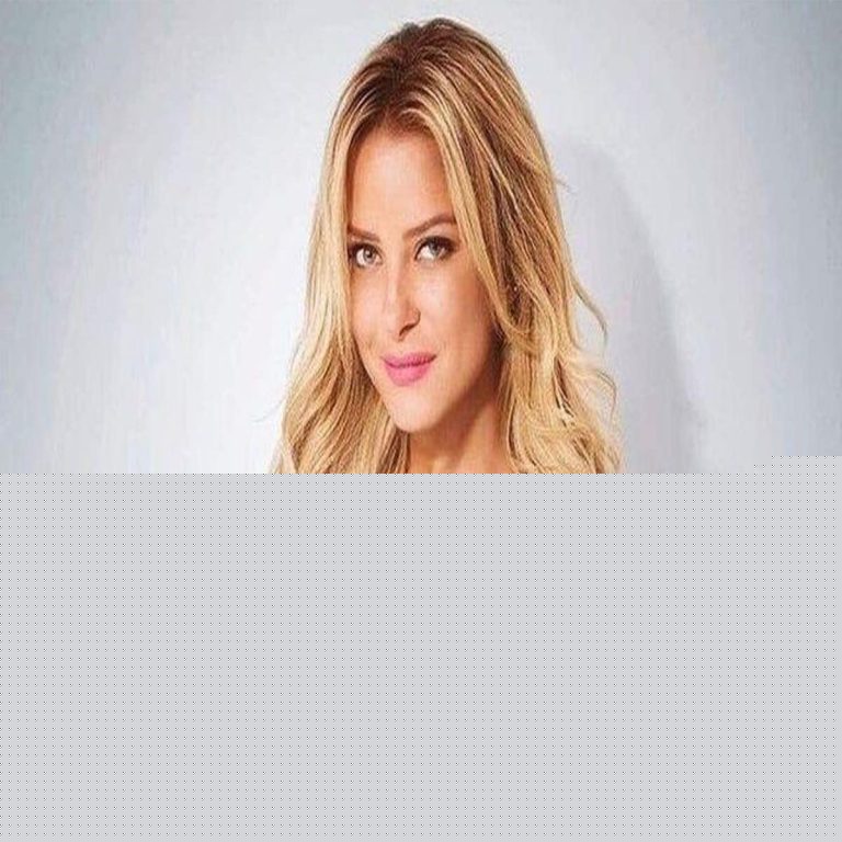 الفنانة ريم مصطفى watanserb.com