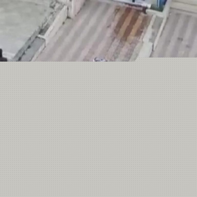 شخص ملقىً في الشارع في عمان يثير الذعر والجدل شخص ملقىً في الشارع watanserb.com