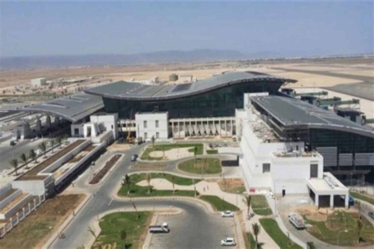 مطار صلالة في سلطنة عمان watanserb.com