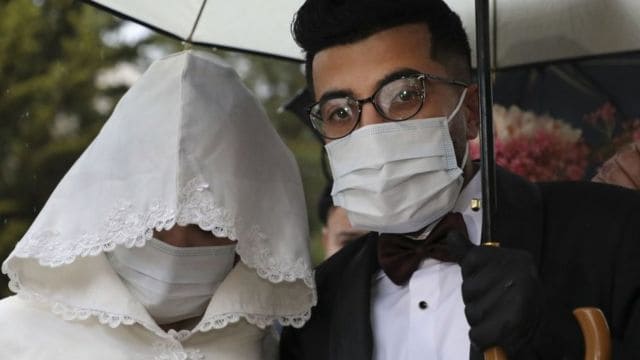في الأردن.. حفل زفاف هو الأول من نوعه بالعالم وما حدث لم يكن ليخطر على بال! حفل زفاف قي ظل وباء كورونا watanserb.com