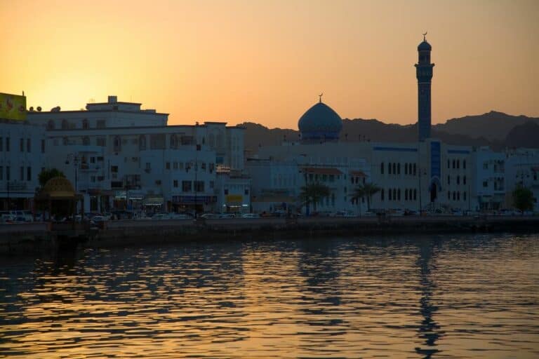 ما الذي يجري في ولاية مطرح.. عضوة في مجلس الشورى بسلطنة عمان توجه نداءً عاجلاً هذا ما جاء فيه ولاية مطرح watanserb.com