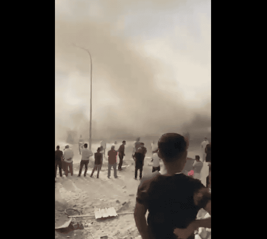 النيران تلتهم سوق “الرواق” بالعقبة وخسائر فادحة النيران تلتهم سوق "الرواق" بالعقبة