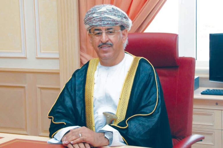 وزير الصحة العُماني: دول الخليج تتجه إلى الشراء الموحد للقاحات فيروس كورونا. أحمد بن محمد السعيدي