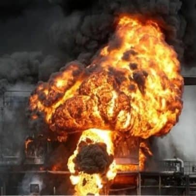 انفجار ضخم وضوء برتقالي في سماء طهران .. هذا سرّ ما حدث بالعاصمة الإيرانية فجراً انفجار ضخم في طهران watanserb.com