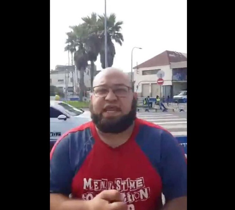 شيخ فلسطيني ينفجر غضباً مما يجري في يافا