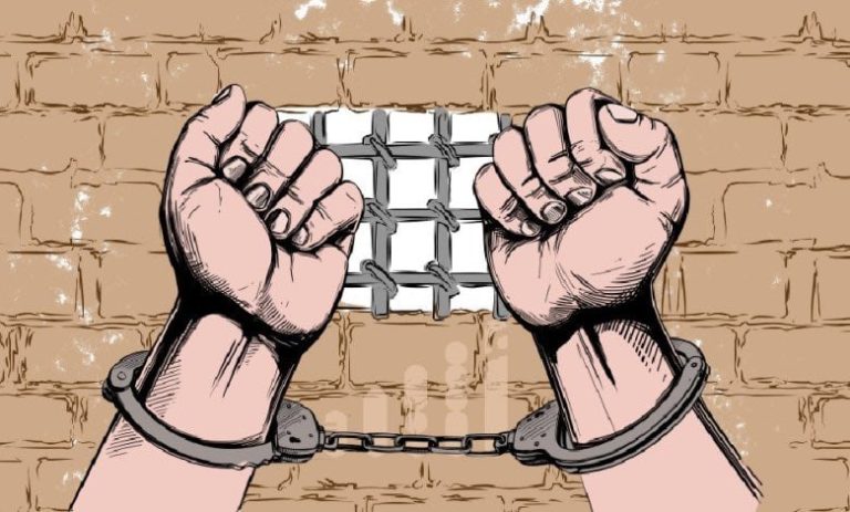 تحرك ضد مواطن عُماني أقدم على افشاء السر مما يضر بأمن السلطنة القومي مواطن عُماني أقدم على افشاء السر