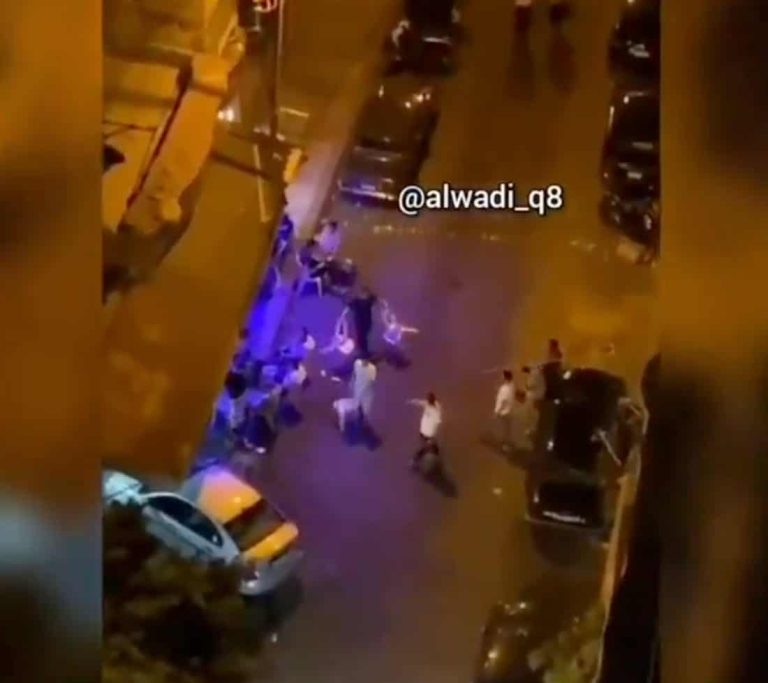 بلطجية يحاصرون عائلة كويتية