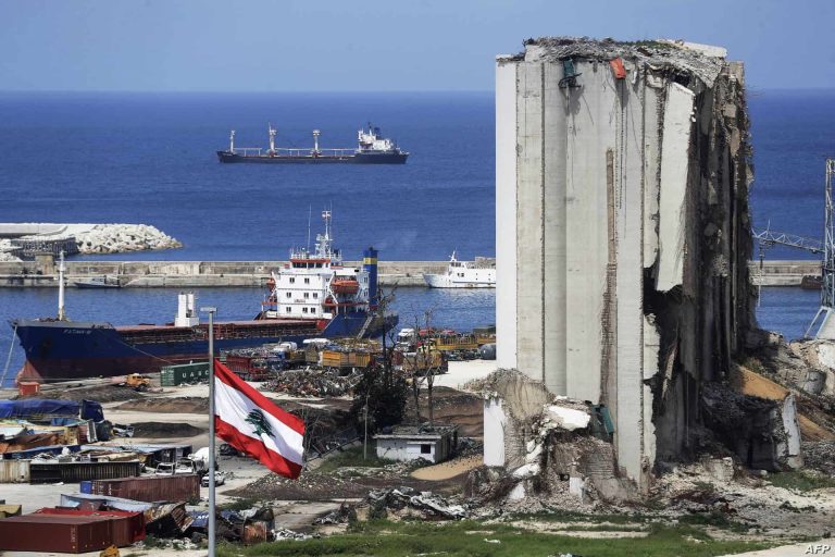 بعد إعلان حالة الطوارئ القصوى.. قرار عاجل في لبنان بشأن المسؤولين عن مرفأ بيروت مرفأ بيروت