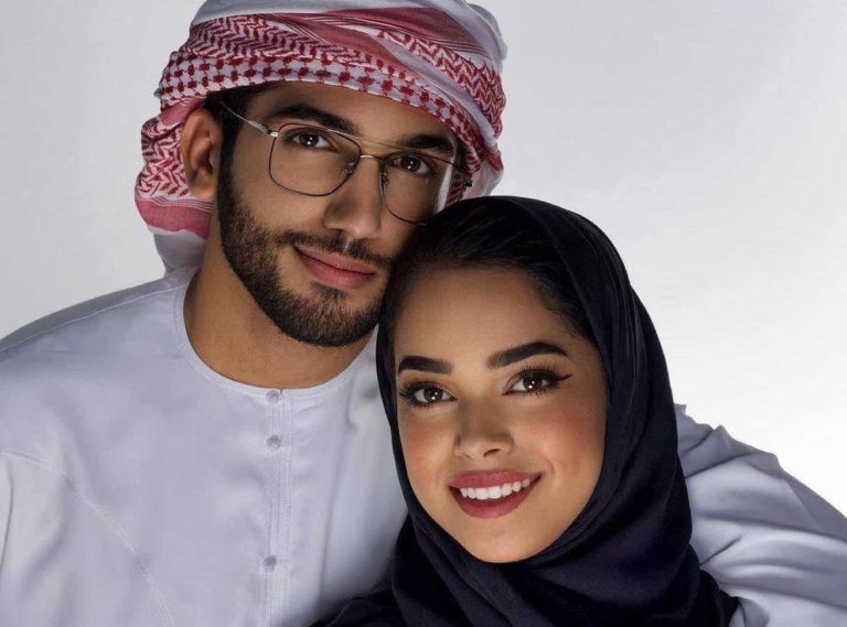 مشاعل الشحي تنفصل عن زوجها أحمد خميس