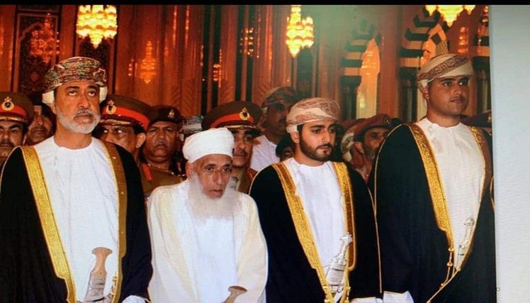“شاهد” هكذا استقبل السلطان هيثم بن طارق نبأ وفاة أمير الكويت وهذا ما قرره في مرسوم سلطاني عاجل هيثم بن طارق watanserb.com