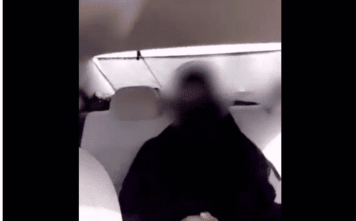 “شاهد” سائق “سافل” يتحرش بالنساء السعوديات ويصورهن دون علمهن وهذا ما يفعله بالفيديوهات! التحرش في السعودية watanserb.com