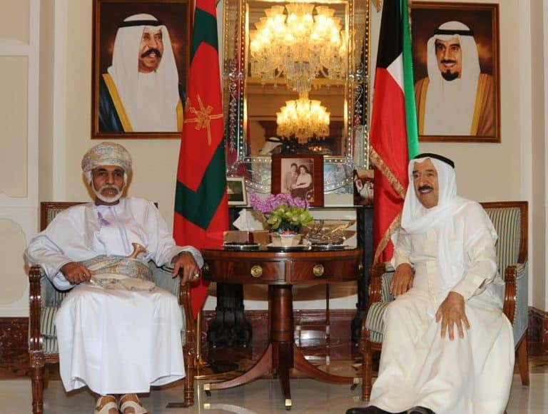 رحيل حكماء الخليج يثير مخاوف كبيرة من الجيل الجديد: فايننشال تايمز تقول كلمة حق بشأن قابوس وصباح الأحمد صباح الأحمد والسلطان قابوس حكماء دول الخليج watanserb.com