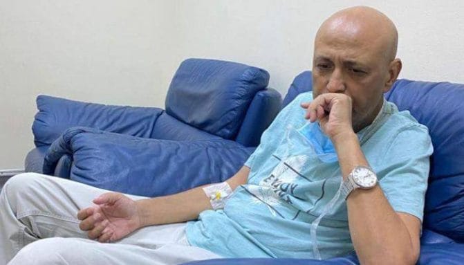 فقد الأمل ودعا الله ان ينجيه.. “شاهد” الفنان المصري جمال يوسف يبكي فرحاً بعد “35” جلسة إشعاع! جمال يوسف watanserb.com