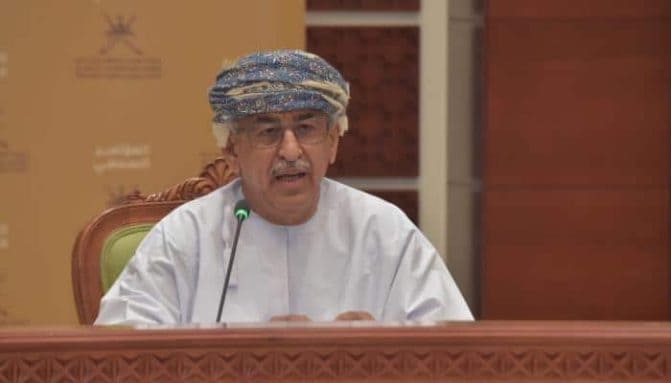 “للأسف هذا ما حدث”.. وزير الصحة العماني يدق ناقوس الخطر وهذا ما حذر منه العُمانيين بشدة أحمد السعيدي وزير الصحة العماني watanserb.com