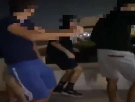 رقص مراهقين في الكويت خلال فترة الحداد على الأمير صباح الأحمد watanserb.com
