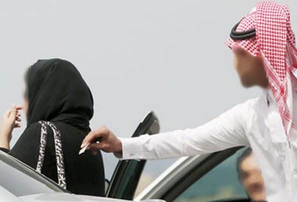 سعودي يعاكس فتاة watanserb.com