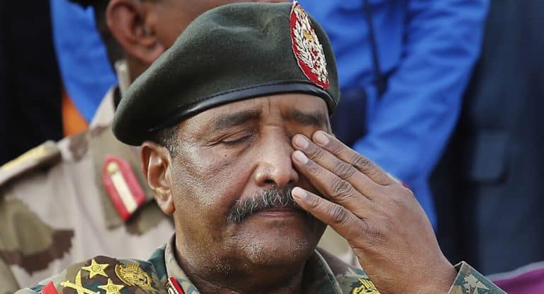 ترامب “خدع” السودانيين.. عبد الفتاح البرهان هدد بومبيو بتجميد التطبيع مع إسرائيل اذ لم تلتزم أمريكا بوعودها عبد الفتاح البرهان watanserb.com