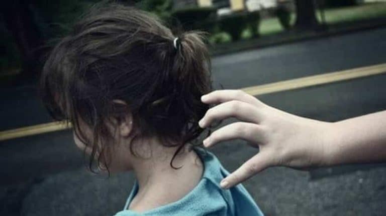 طيلة 3 سنوات.. ذئب بشري استخدم الحيلة لاغتصاب فتاة قاصر تصغره بـ33 عاما والنهاية كارثية مؤلمة! قاصر watanserb.com