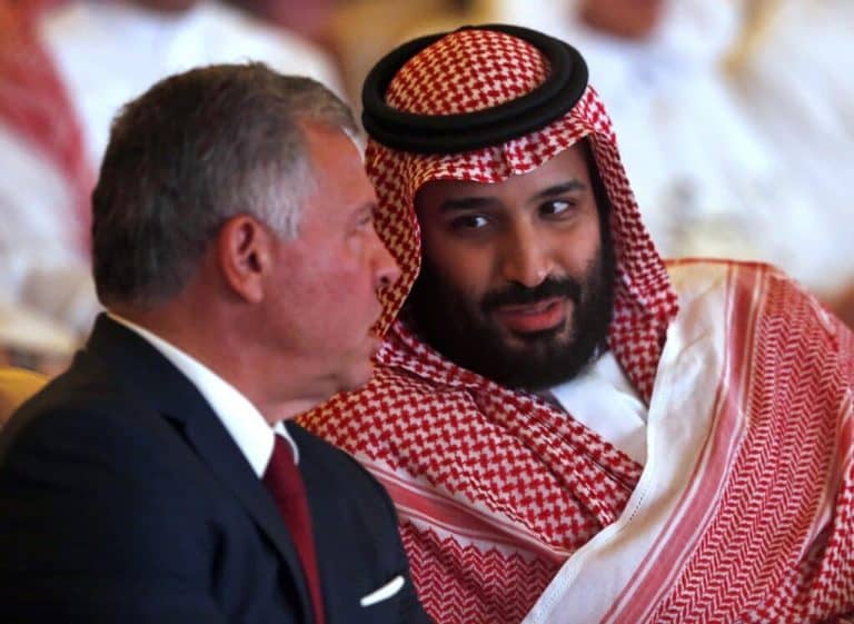 “الغارديان” البريطانية: هذا ما يخيف الأردن وملكه من اللقاء السري بين محمد بن سلمان و نتنياهو الأردن يجد صعوبة في إثبات وصايته على المسجد الأقصى بعد لقاء محمد بن سلمان مع نتنياهو watanserb.com