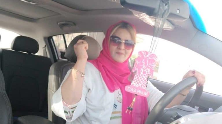 انتقدت “صدام حفتر” فأنهى حياتها.. “شاهد” لحظة اغتيال حنان البرعصي بعد بث مباشر حنان البرعصي watanserb.com