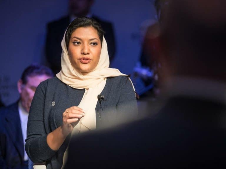 سفيرة ابن سلمان ريما بنت بندر تغازل بايدن حتى يرضى عن ولي نعمتها وهذا ما قالته وهي ترتعد خوفاً ريما بنت بندر watanserb.com