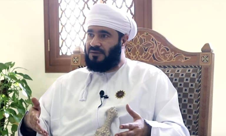 وسام شرف على صدر كل عُماني.. أوقاف السلطنة تتحدث عن “شهادة” حق لكل مواطن أن يفخر بها كل الفخر محمد بن سعيد المعمري وكيل وزارة الأوقاف سلطنة عمان watanserb.com