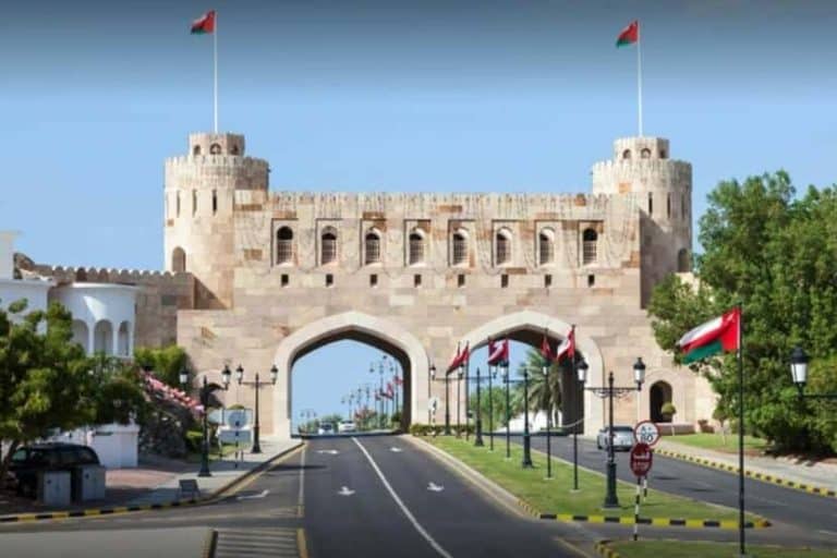 تهمّ كل العُمانيين .. ما هي خطة التوازن المالي لـ4 سنوات وعلى من ستطبق ضريبة القيمة المضافة؟! وزارة المالية في سلطنة عمان تعلن عن خطة التوازن المالي ناطحات سحاب في السلطنة watanserb.com