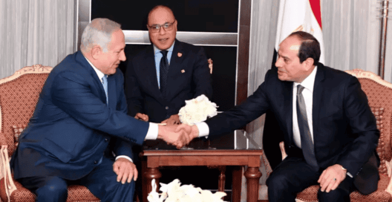 ما الذي يجري.. السيسي يطلب من نتنياهو الحضور إلى القاهرة قبل ذهابه إلى عيال زايد! السيسي ونتنياهو watanserb.com