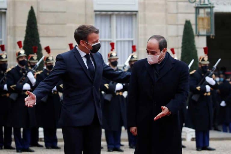 إيمانويل ماكرون والسيسي زيارة السيسي لفرنسا watanserb.com
