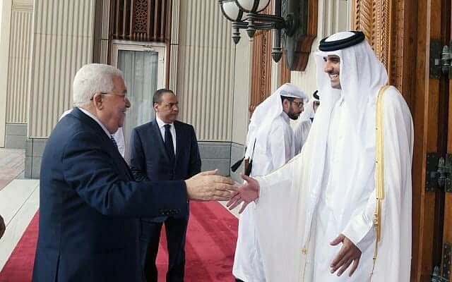 تزامناً مع موجة التطبيع الخياني.. الرئيس الفلسطيني يطير إلى قطر بعد أن خذله زعماء العرب الأمير تميم والرئيس الفلسطيني محمود عباس watanserb.com