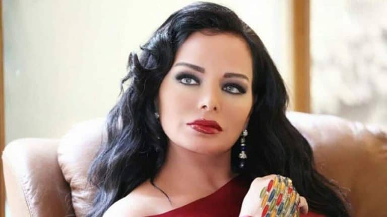 الفنانة تولين بكري watanserb.com
