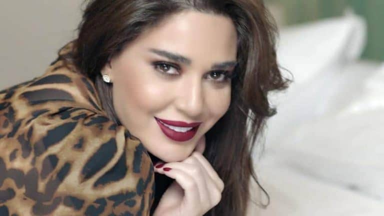 كانت ترتدي ملابس مثيرة.. “شاهد” ما فعله حسن الرداد مع اللبنانية سيرين عبد النور خلف الكواليس يثير الجدل! سيرين عبدالنور سيرين عبد النور watanserb.com