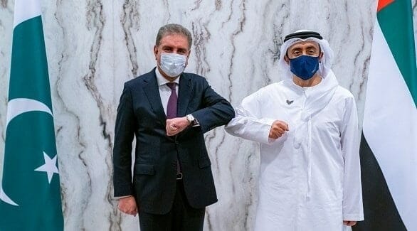 عبدالله بن زايد يكذب أمام نظيره الباكستاني ويكشف لماذا جمدت أبوظبي منح التأشيرات لمواطني 13 دولة بينها 8 عربية عبدالله بن زايد ونظيره الباكستاني watanserb.com