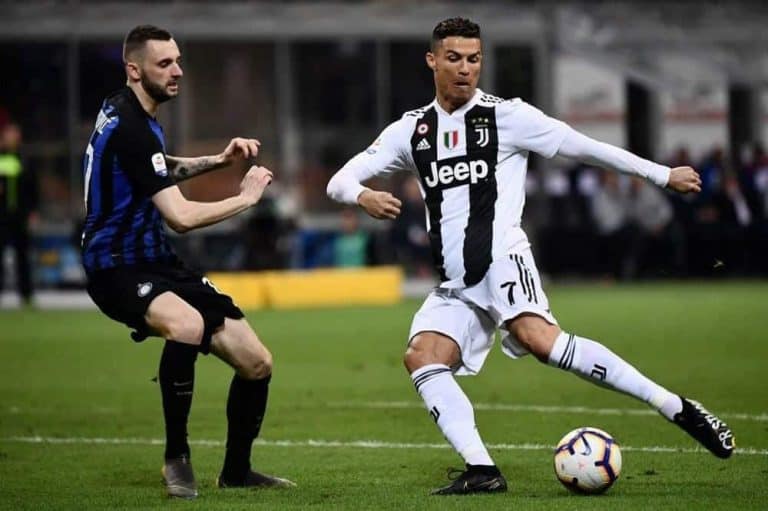 اللاعب البرتغالي كريستيانو رونالدو watanserb.com