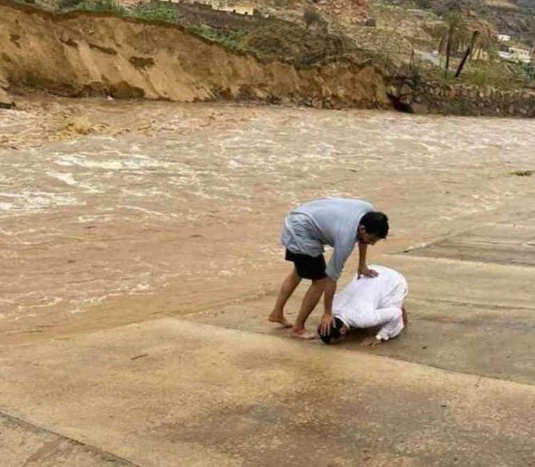 البطل عامر الشهري حديث مواقع التواصل وهذا ما فعله “سوبرمان” السعودي بشجاعة دون تردد البطل عامر الشهري watanserb.com