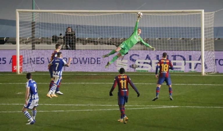 “شاهد” الحارس “شتيغن” في غياب ميسي يقود برشلونة إلى نهائي كأس السوبر بفوز على “ريال سوسيداد” الحارس الألماني تير شتيغن watanserb.com