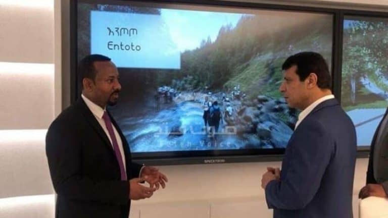 بعد أنباء عن وساطة إماراتية بين السودان وإثيوبيا… ما الذي يفعله محمد دحلان في أديس ابابا؟ محمد دحلان وابي أحمد watanserb.com