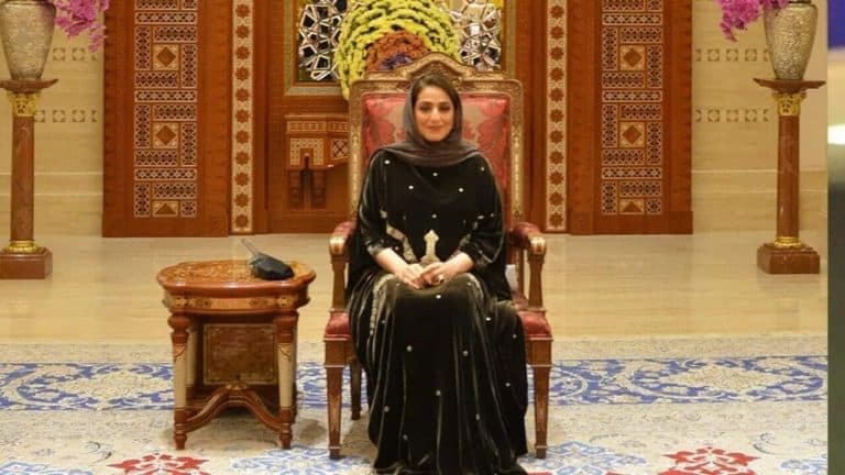 دعت والدة المعتقل العماني عبدالله الشامسي زوجة السلطان هيثم لانقاذه watanserb.com